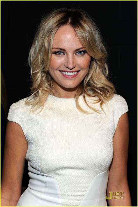 Malin Akerman boobs at Peoples Choice Awards